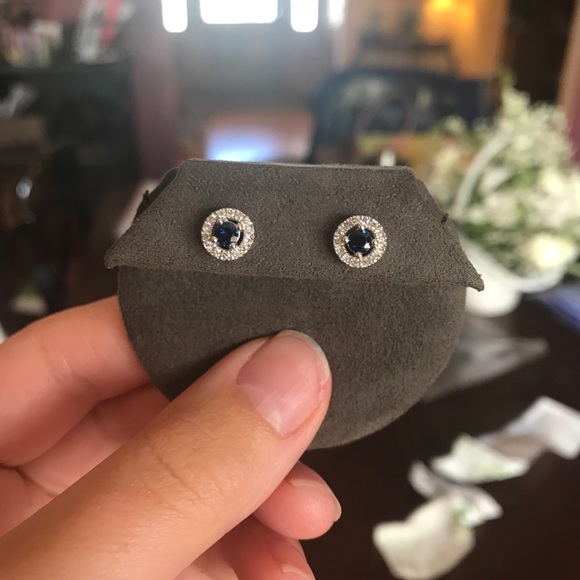 VeraWang Love Collection Blue Sapphire diamondstud - Picture 3 of 4